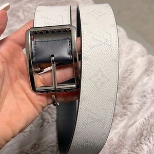 White and light grey Louis Vuitton Emblem belt